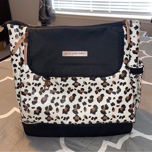 NWOT Petunia Pickle Bottom Pivot Pack diaper bag